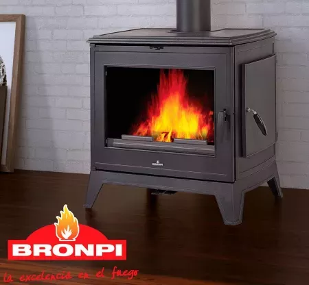 Bronpi Derby-14 con sistema de doble combustión: optimiza la quema de leña y reduce emisiones en la Bronpi Derby-14.