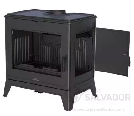 Detalle lateral de la Bronpi Derby-14: puerta de carga adicional para facilitar la introducción de troncos.