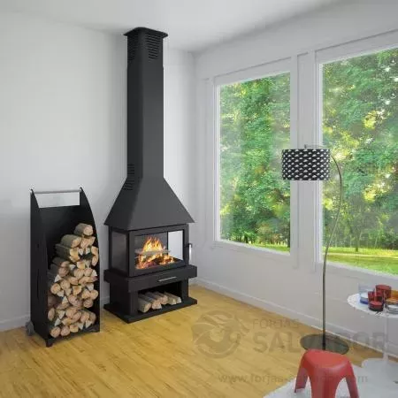 Vista frontal de la chimenea Bronpi Huesca, dando calor al hogar.