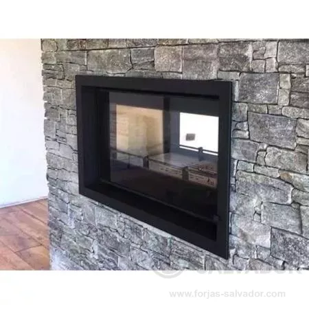 Disfruta del fuego desde cualquier ángulo con el insertable bifacial Chama Cristal 98 Fundición.