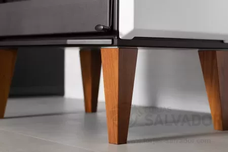 Detalle patas madera de iroko