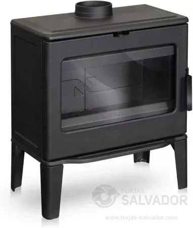 Lacunza Bidart con interiores en fundición: eficiencia térmica y diseño robusto para un calor duradero.