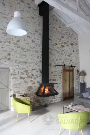 Altea cerrada con tubería y plafón de cajón