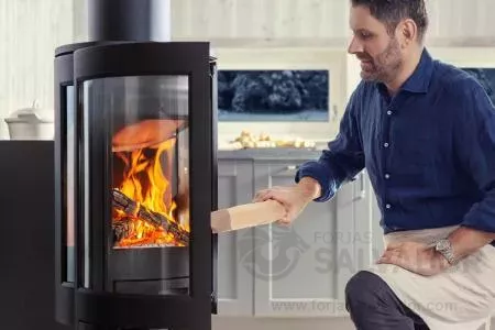 Detalle apertura de puerta Jotul F 373