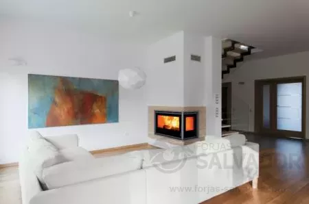 Ventilación de 360 m3/h. Mediante dos ventiladores de dos velocidades y termostato de seguridad.